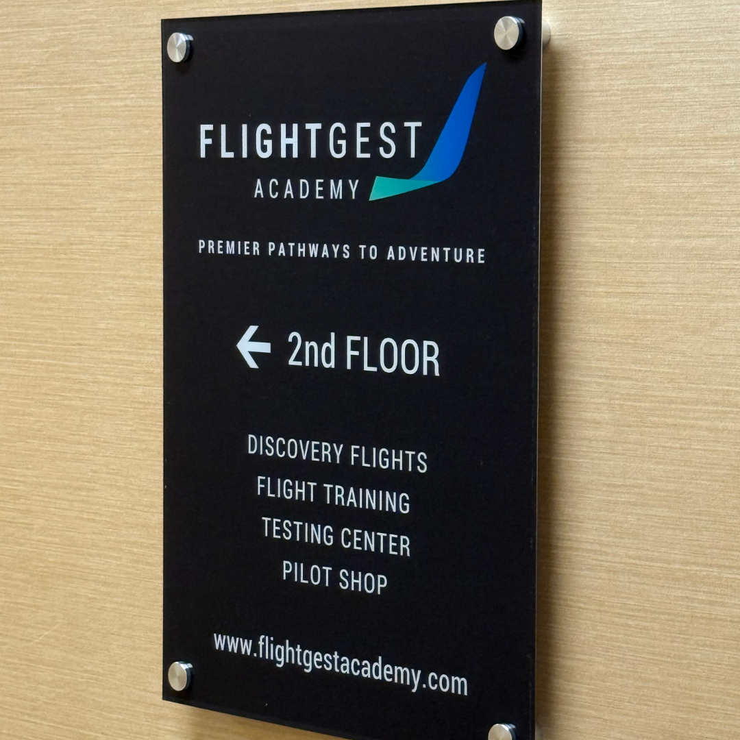 Turn right into General Aviation